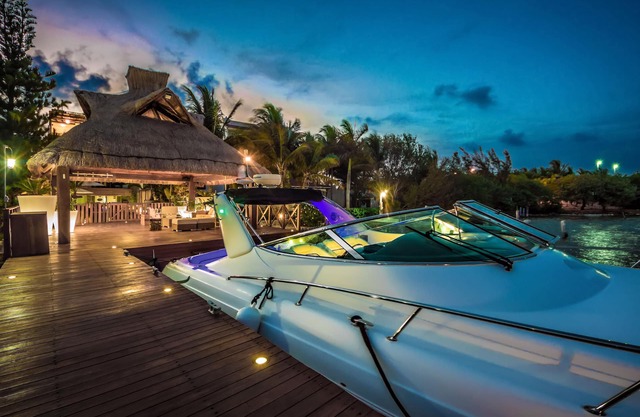 Luxury Waterfront Villa with private gym and cinema