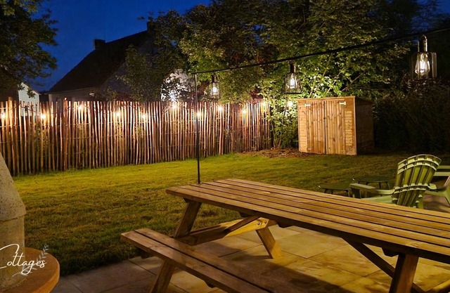 Luxury wellness holiday home for 6 – with hot tub, indoor pool & swimming lake!