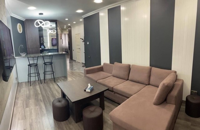 Luxury2BED1Bath/central Yerevan Wi-Fi/2nd Floor/Demrtchyan40./ARMTRAVElTURE.com
