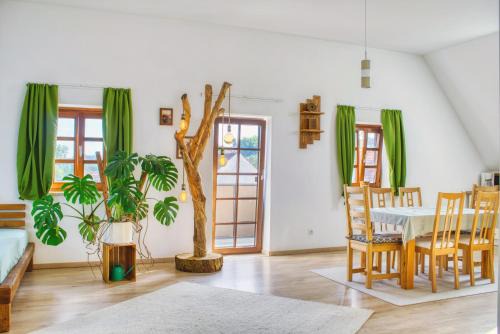 Luxus Apartment! Küche, Balkon, Netflix, Parkplatz - 8 Personen