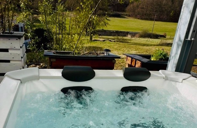 Luxus Private Suite mit Sauna, Effektkamin und Terrasse