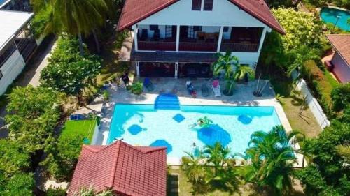Lyndale Lodge