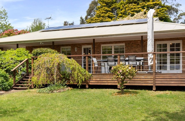 Lynwood Gardens | Close to bush walks and Golf with 2 bathrooms
