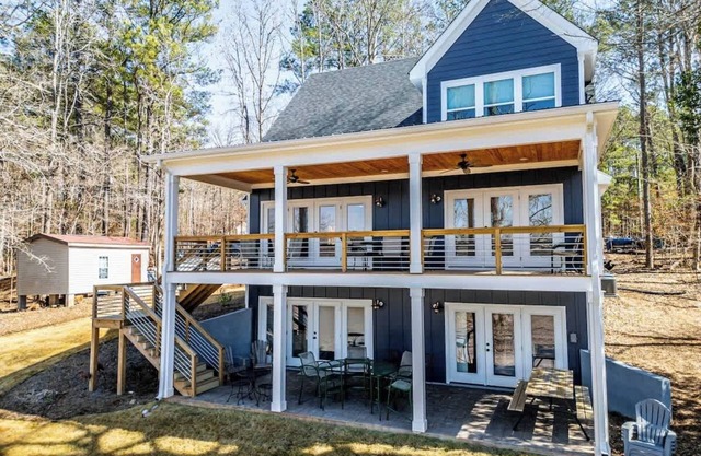 Lyon's Den - *NEW* 5bd, Sleeps 13, New Dock+ More