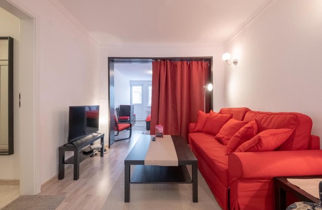 LZ Spacious One Bedroom Apartment in Top Centre by Flat Mаnager