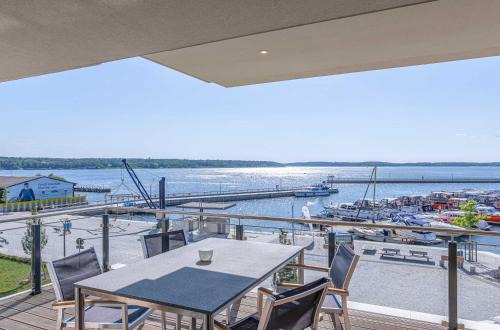 Müritzsonne - Apartment in der Hafenresidenz mit Balkon & Wellness