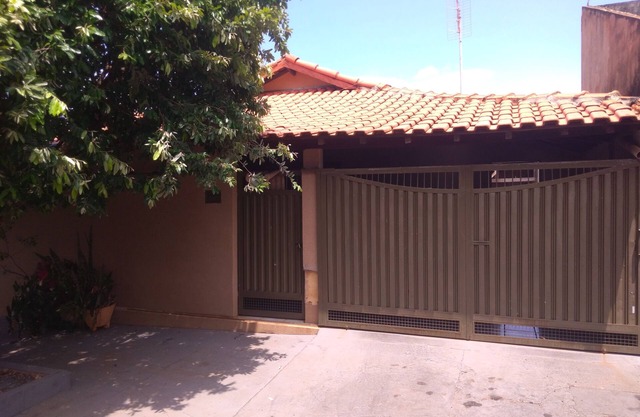 M & A Holiday House. The house is in a quiet neighborhood at approx. 5km from the park