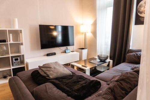 M House Komfortables Zimmer mit Doppelbett & Schlafsofa für Max 3 Pers