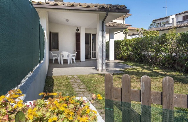 M051 - Marcelli, villa with garden 200 meters from the sea