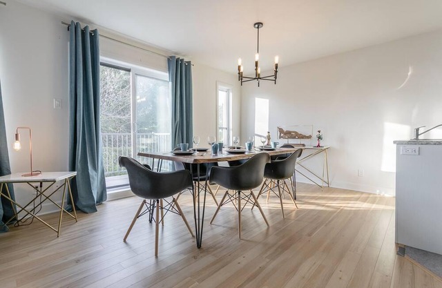 M316@3 BDR Townhouse,Free Parking,Jacques-Cartier