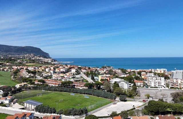M390 - Marcelli, delightful villa with sea view