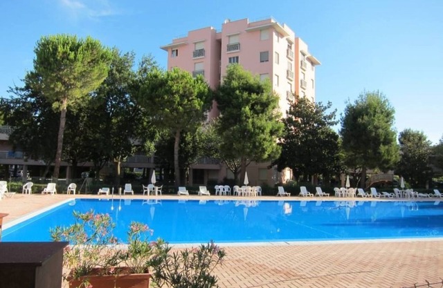 M434 – Marcelli, three-Room Apartment in Residence with Pool