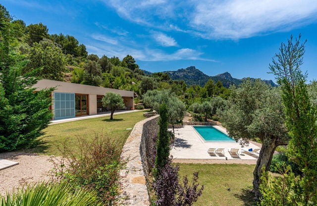 M4R Villa Es Port Views