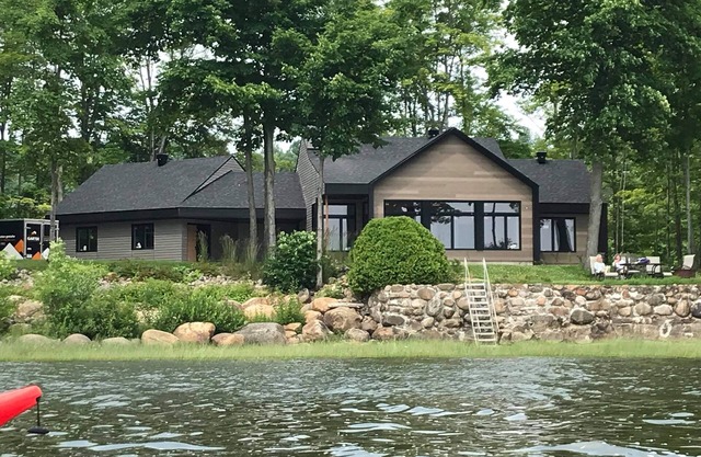 Maison Contemporaine en Bordure du St-laurent. Location Minimum 31 Nuits