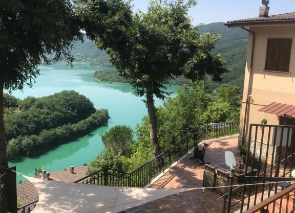 Ma. De House Lago del Turano