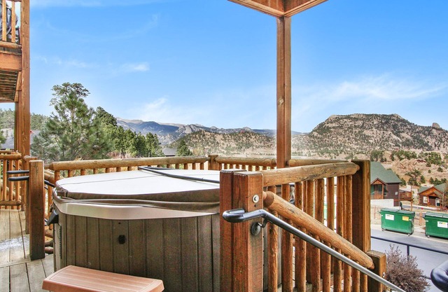 MacGregor Mountain 27C – 1BR Condo, Fireplace, Marys Lake & Mountain Views