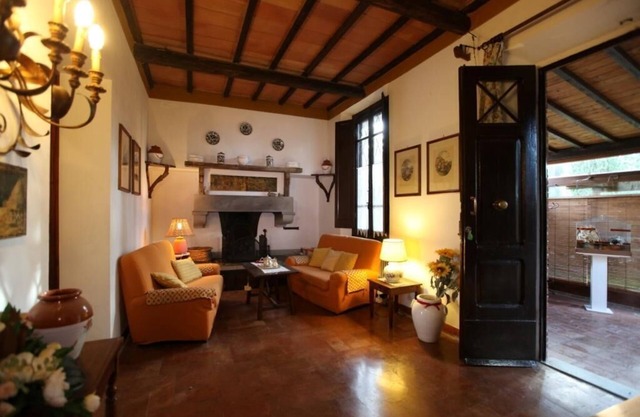 Macinella Friendly and Artistic apartment "Sunflower 1"
