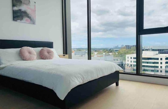 Macquarie Park 2Beds 2Bath with study 3min station