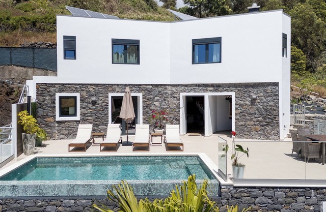 Madeira Protea Retreat with Heated Pool and Private Workspace