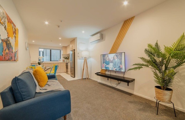 Madhouse Comfort - 2-BR Haven on Tuam Street