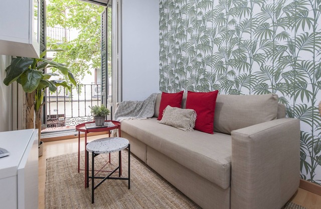 Madrid de los Austrias IIt- Apartment in La Latina Neighbourhood