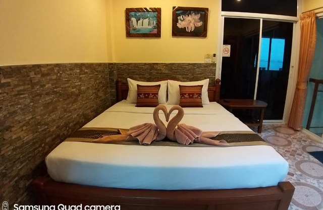 Mae Somboon House
