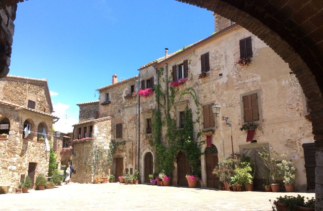 Magic and luxury in the tower - in one of the most beautiful villages of Tuscany