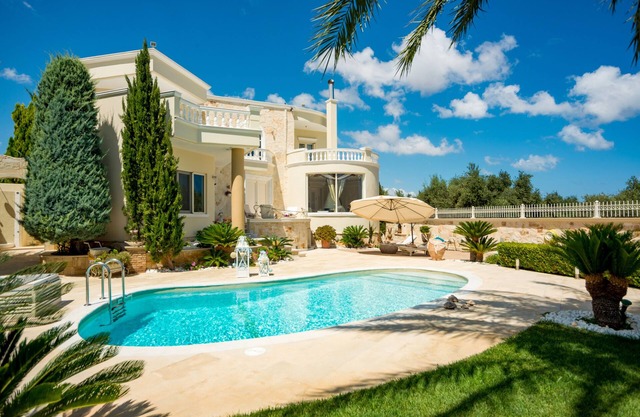 Magical Cretan Diamond nin swimming pool near spectacular waterparks golf tennis