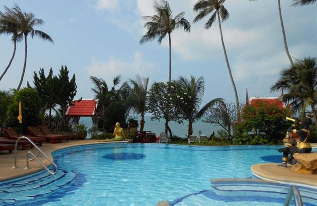 Magical Beachfront with Large Pool and Lush Gardens
