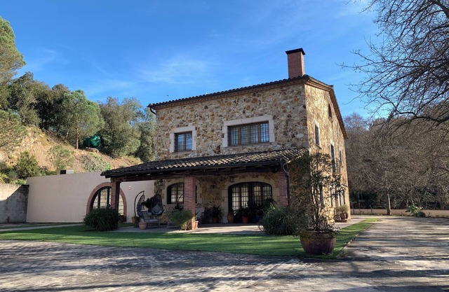 Magnificent Family Villa With Pool 8 km from the Beach
