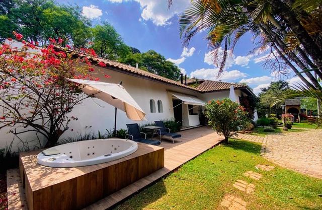 Magnífica casa no coração da Granja Viana