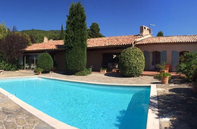 Magnificent 300sqm villa in a unique location - pool heating, central heating, fireplaces