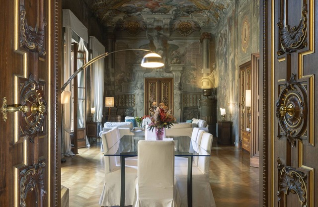 Magnificent 4-bedroom apartment in Florence's historic center