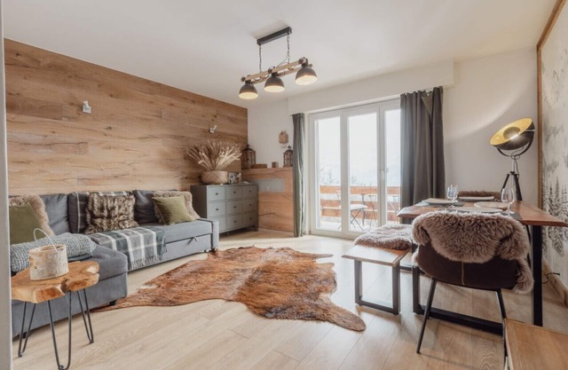 Magnificent apartment with mountain views