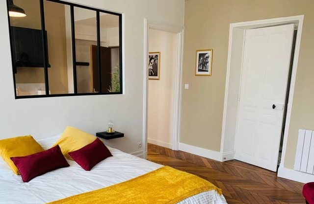 Magnificent apartment with the cachet of the old