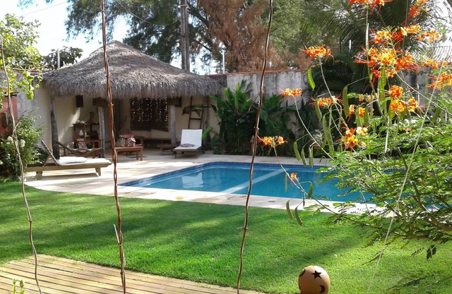 Magnificent beach house: swimming pool and tropical garden!