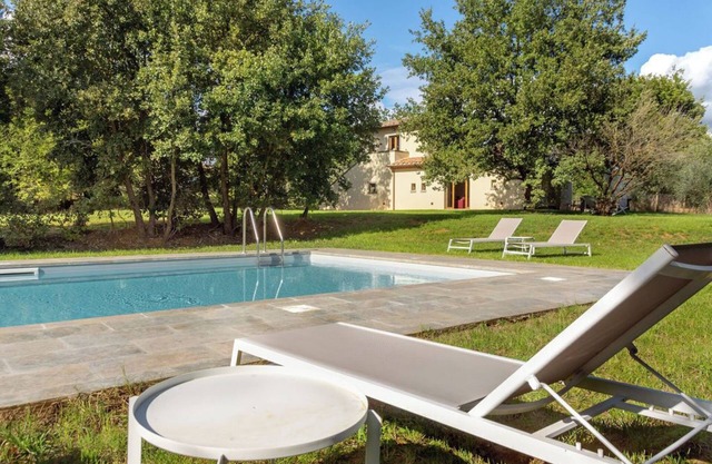 Magnificent Brand New Tuscan Villa, 6 Pax, Private Pool