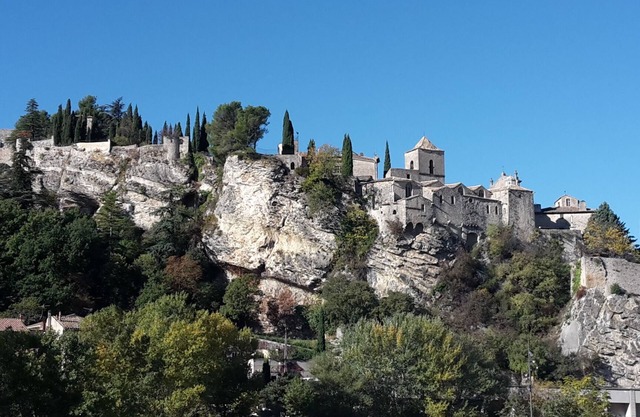 Magnificent, charming gîte de tourisme at the foot of Mont Ventoux