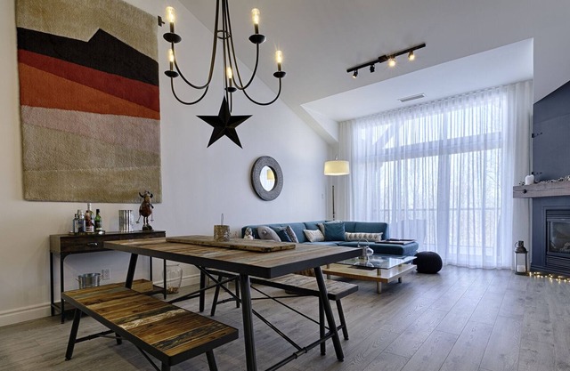 Magnificent condo at Cercle-des-Cantons in Bromont