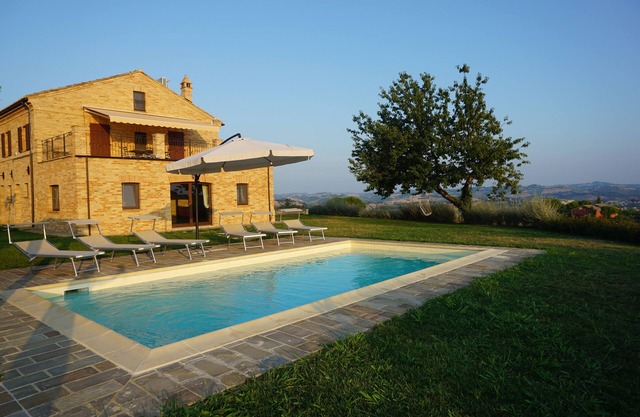 Magnificent holiday villa with pool &gorgeous 180 ° views. Perfect for families.