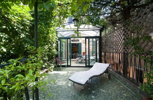 Magnificent House for 12 People with Private Garden and Romantic Terrace