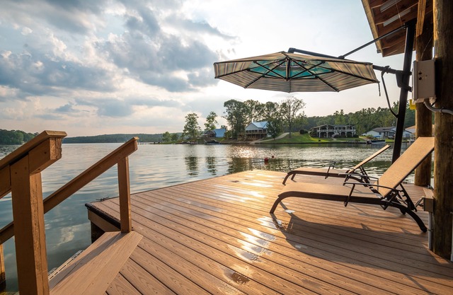 Magnificent Lakefront View With Spectacular Sunsets