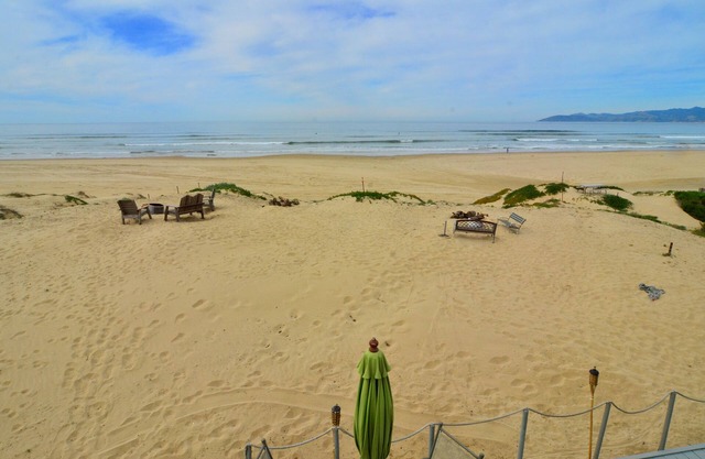 Magnificent Ocean views! On Oceano sandy beach with fire pit