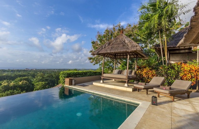 Magnificent Ocean View 4BR Villa, Car + Driver - Uluwatu! 2Min Drive To Beach!
