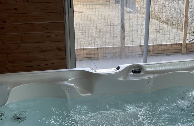 Magnificent renovated farmhouse - With jacuzzi