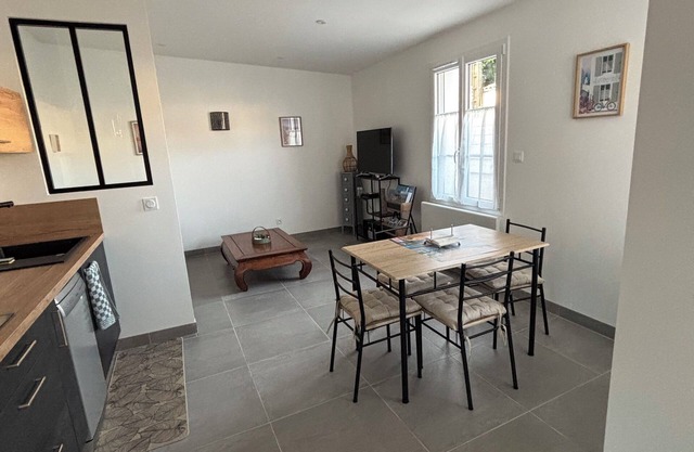 Magnificent T2 near the station with private terrace