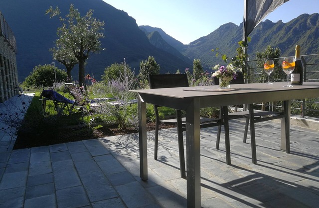 Magnificent view, quiet location