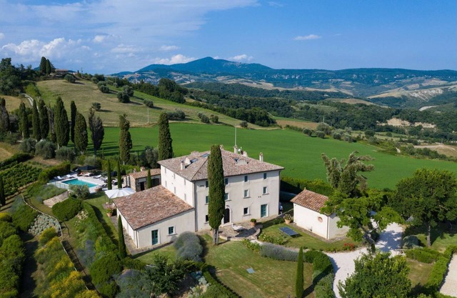 Magnificent villa in Val D'Orcia