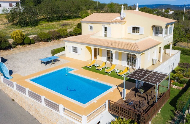 Magnificent Villa with Panoramic Sea View 10 minuts from Falésia Beach Vilamoura