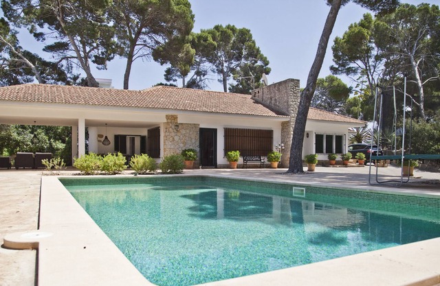 Magnificent villa with private pool in Arenal beach